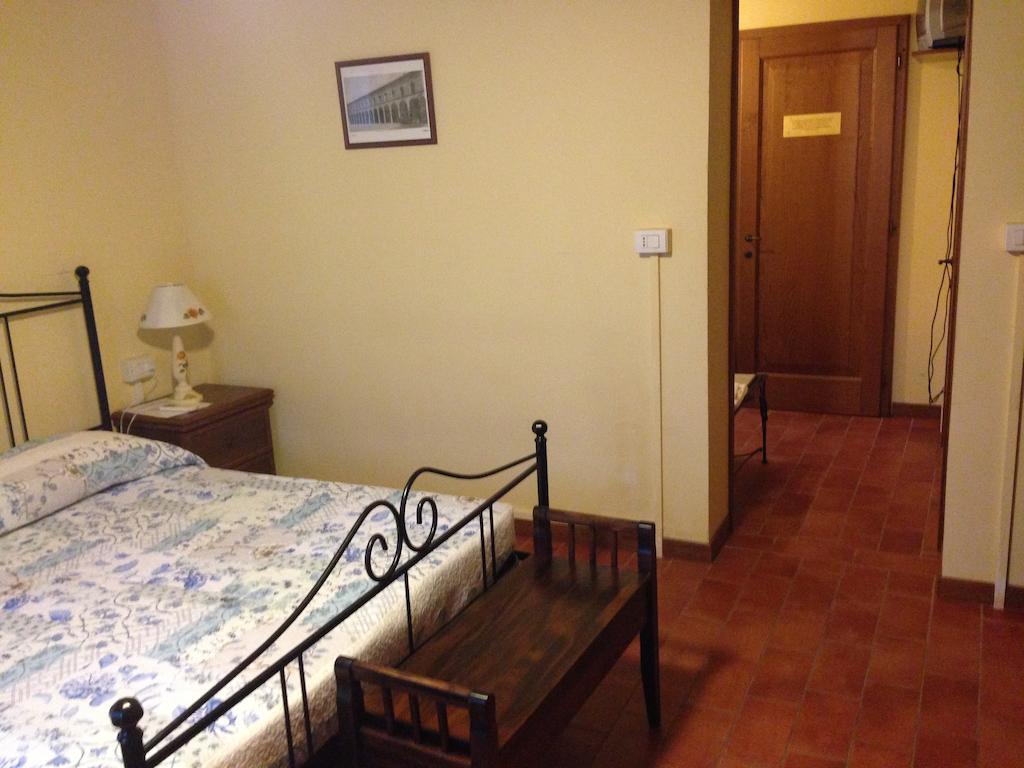 Agriturismo La Marletta 이몰라 객실 사진